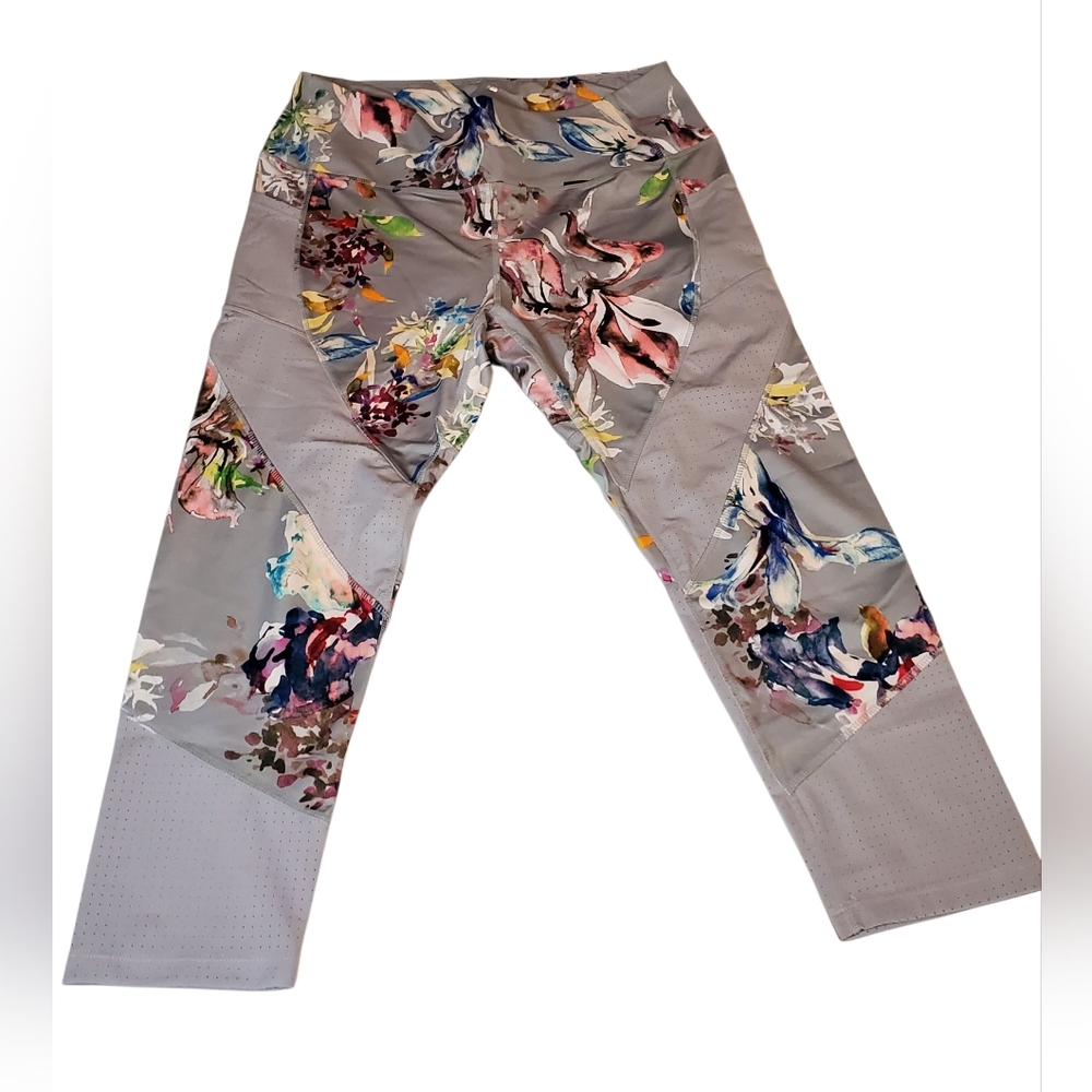 NWOT Avia Women's Floral Gray Leggings Size:L (12-14) - Picture 4 of 10